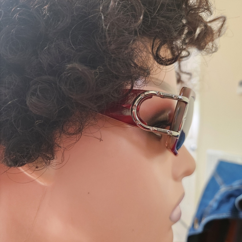 Sunglasses - Picture 2 of 3